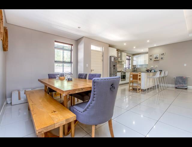 2 BEDROOM APARTMENT TO LET IN ROSEBANK
